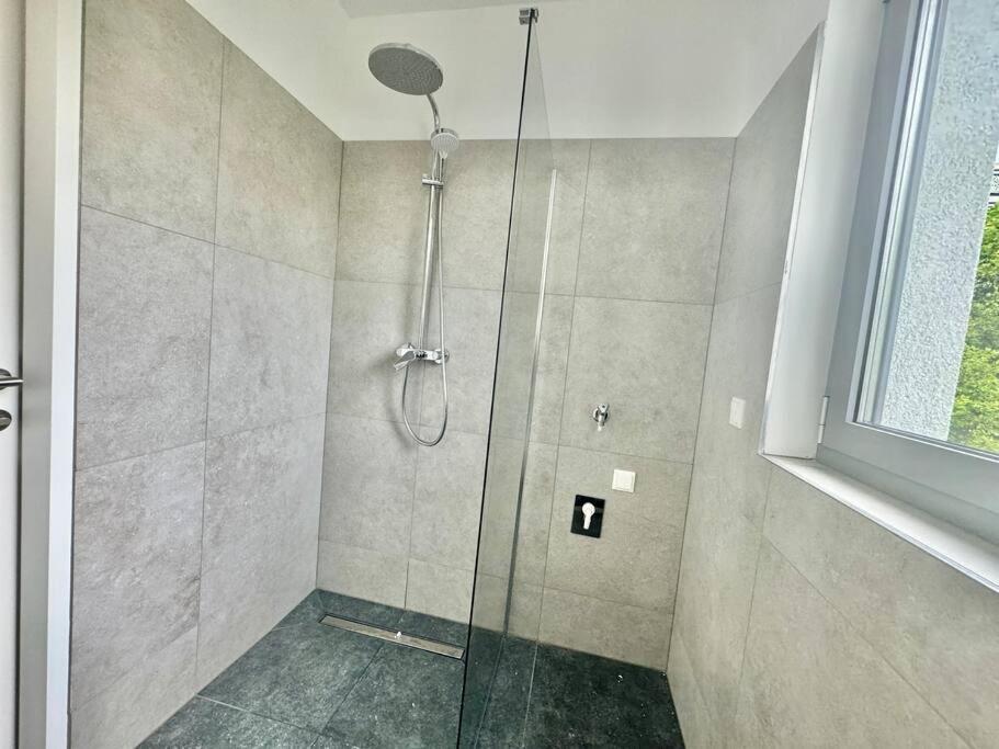 Rooftop Apartment With Balcony & Free Parking ウィーン エクステリア 写真