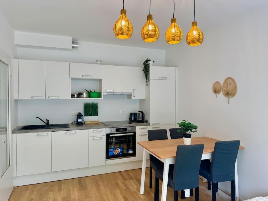 Rooftop Apartment With Balcony & Free Parking ウィーン エクステリア 写真